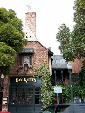 The old Tupper and Reed building, now home to Beckett's Irish Pub (designed by architect William Raymond Yelland).